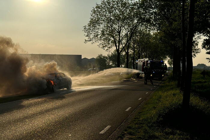 Auto verwoest door brand tijdens rit